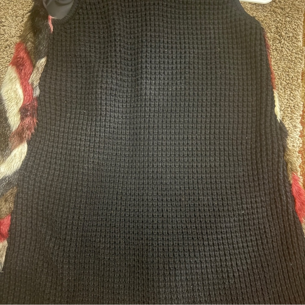 Joseph A Faux Fur Longline Vest Size S Womens Wine Chevron - Picture 4 of 7